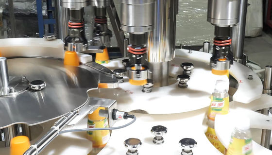 Una capsuladora serva Machine de la botella del cambio del tecleo