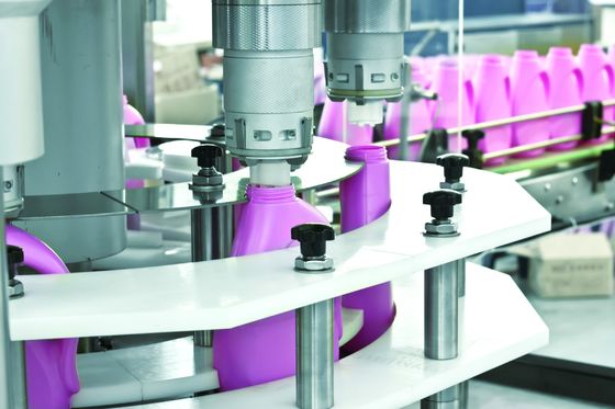 Máquina que capsula de relleno 2L 3L 4L 5L del detergente para ropa líquido plástico de la botella
