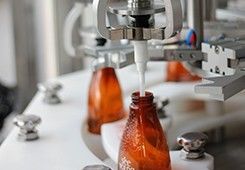Embotellado plástico del champú de 4 cabezas que capsula y máquina de etiquetado
