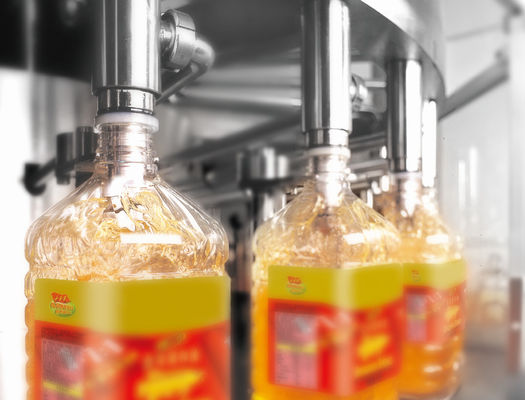 El PLC controla la máquina de embotellado líquida 2.2KW