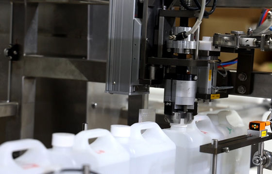Máquina que capsula de relleno flúida del desinfectante médico
