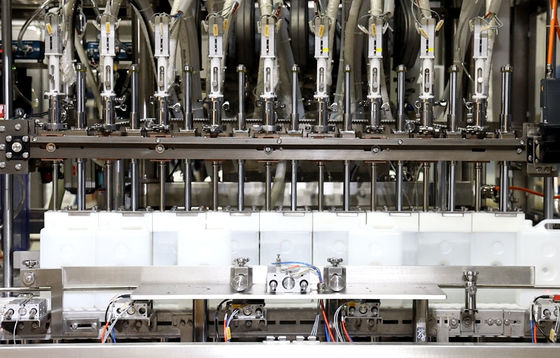 Máquina que capsula de relleno flúida del desinfectante médico