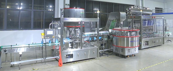 Relleno del champú y máquina que capsula