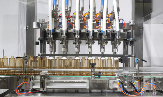 Máquina que capsula de relleno estándar 380V del GMP para la loción